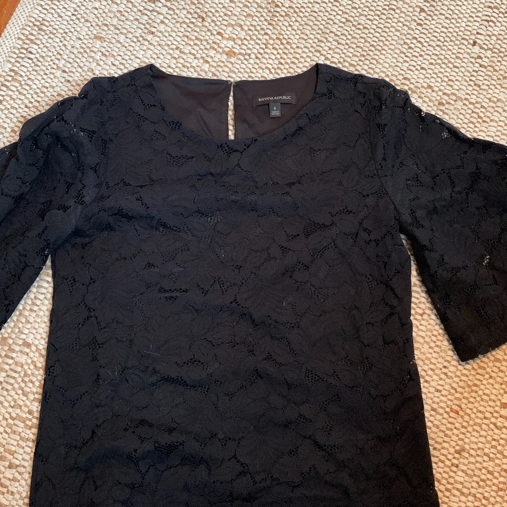Banana republic shirt sleeve lace volume blouse. Worn once
